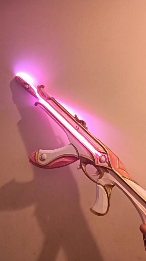 EVORI DREAMWINGS Valorant Vandal l Valorant Skins IRL l Valorant Cat Vandal Prop l