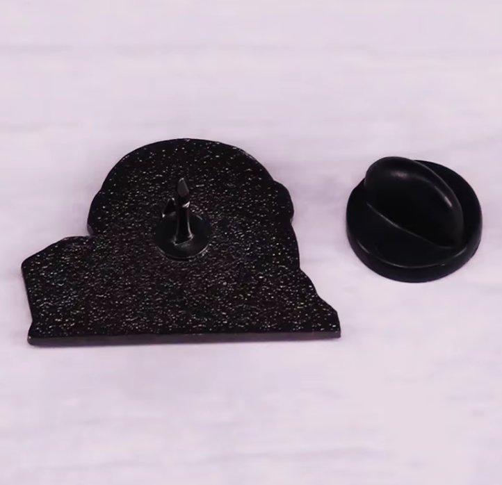 Valorant Penguin Spray Pin – Collectible Enamel Badge for Fans, Cosplay & Display