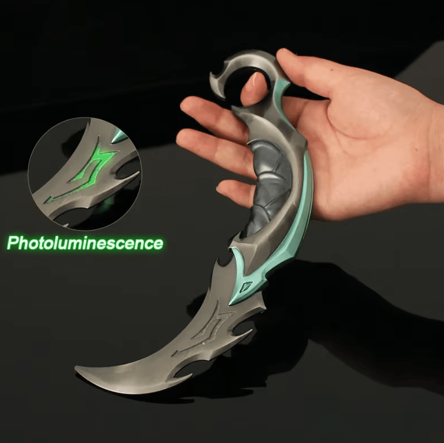 Luminous Reaver Karambit V4 l Real-Life Valorant Knife l Reaver Skin Prop for Collectors - The Night Market