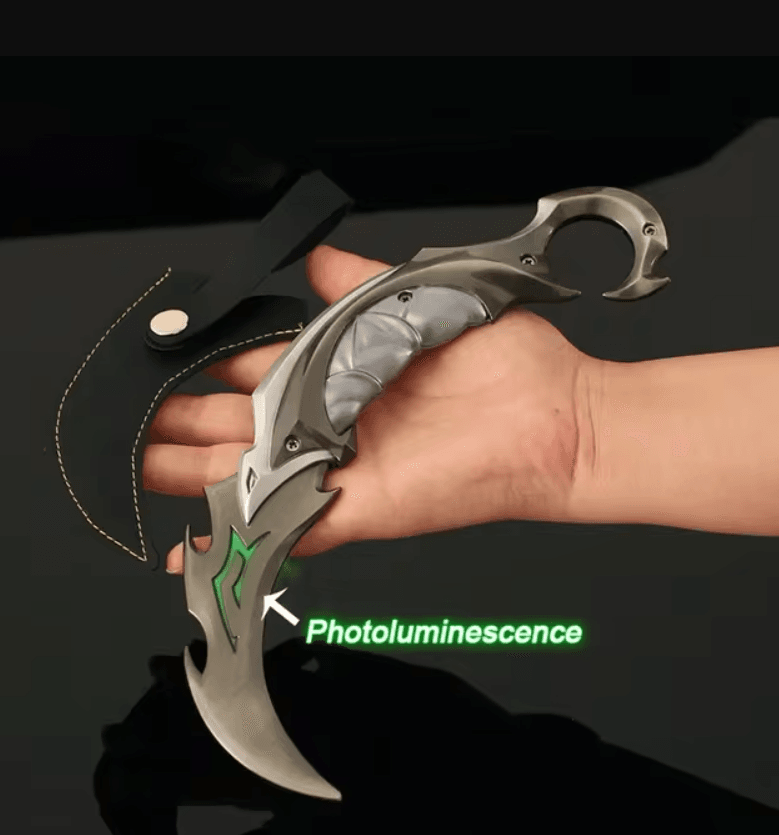 Luminous Reaver Karambit V4 l Real-Life Valorant Knife l Reaver Skin Prop for Collectors - The Night Market