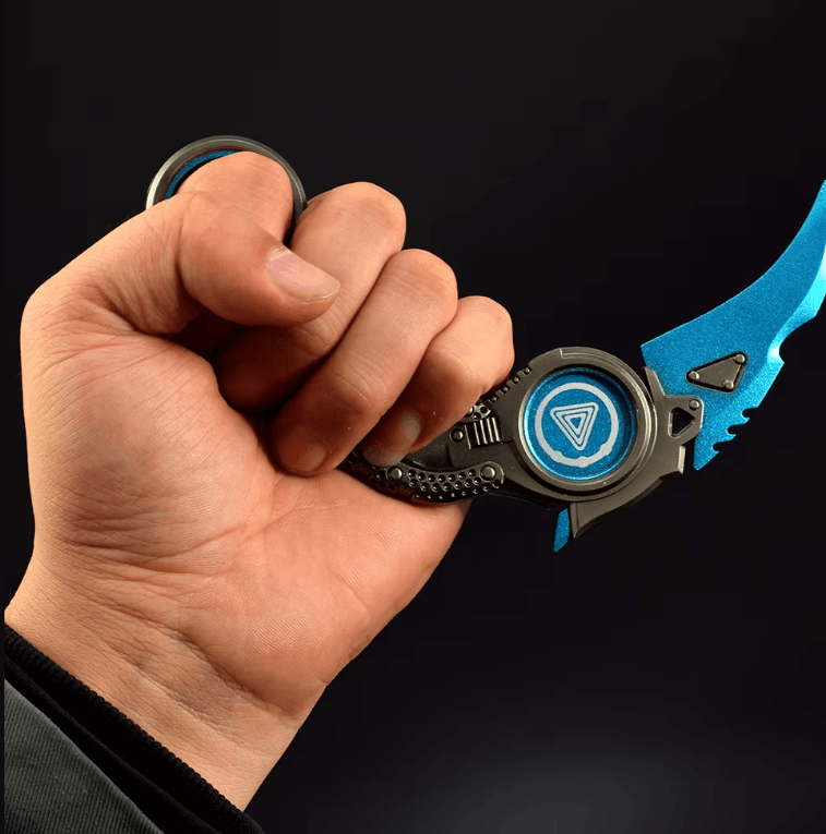 Apex Legends Raptor Heirloom Knife Skin IRL l Apex Legends Props In Real Life - The Night Market