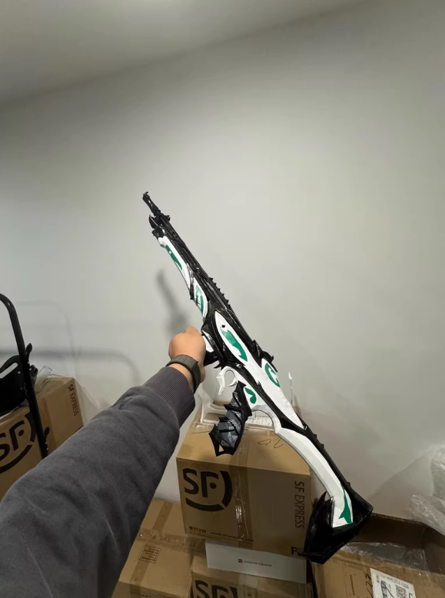 Valorant Reaver Guardian Prop | 3D Replica Gun Skin for Cosplay & Display