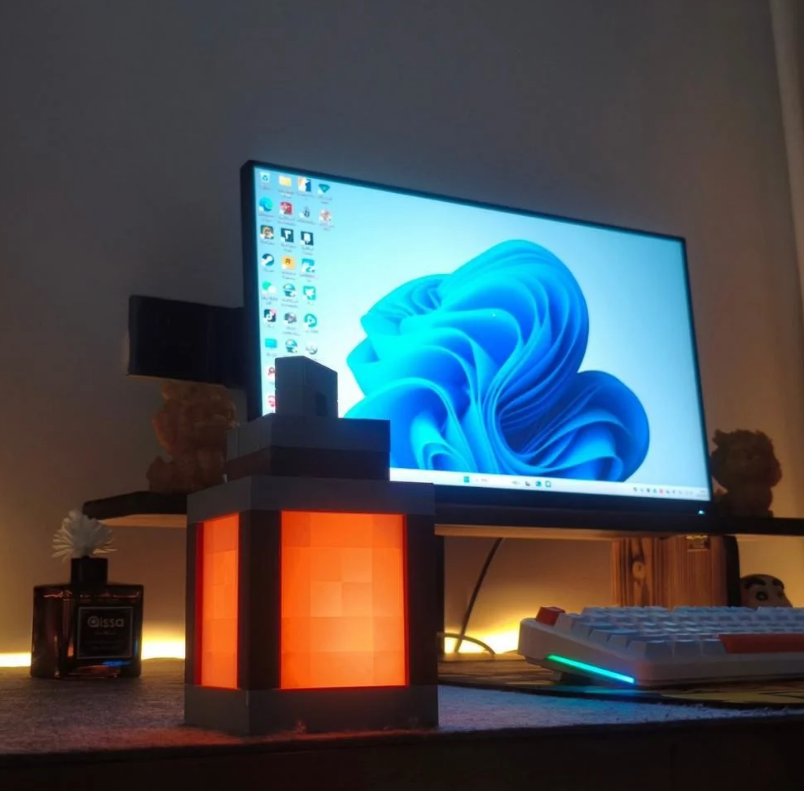 Minecraft Mini Lantern Light – Pixel Torch Lamp for Gamers, Desk Decor & Collectors