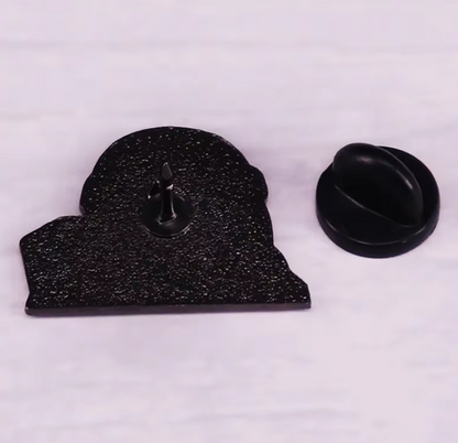 Valorant Penguin Spray Pin – Collectible Enamel Badge for Fans, Cosplay & Display